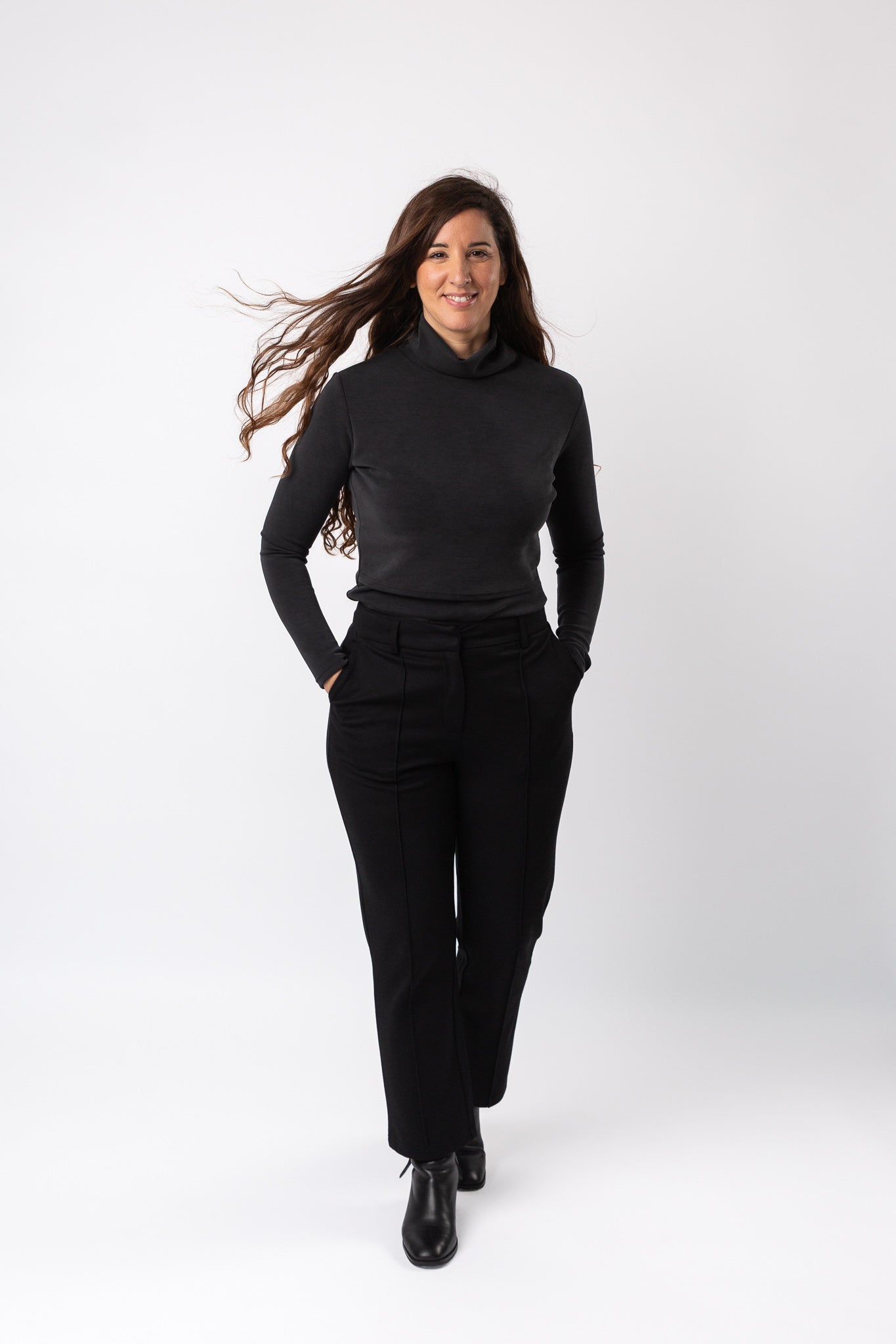 Camiseta de lactancia elegante RAQUEL negra | Ropa de lactancia sofisticada y de calidad