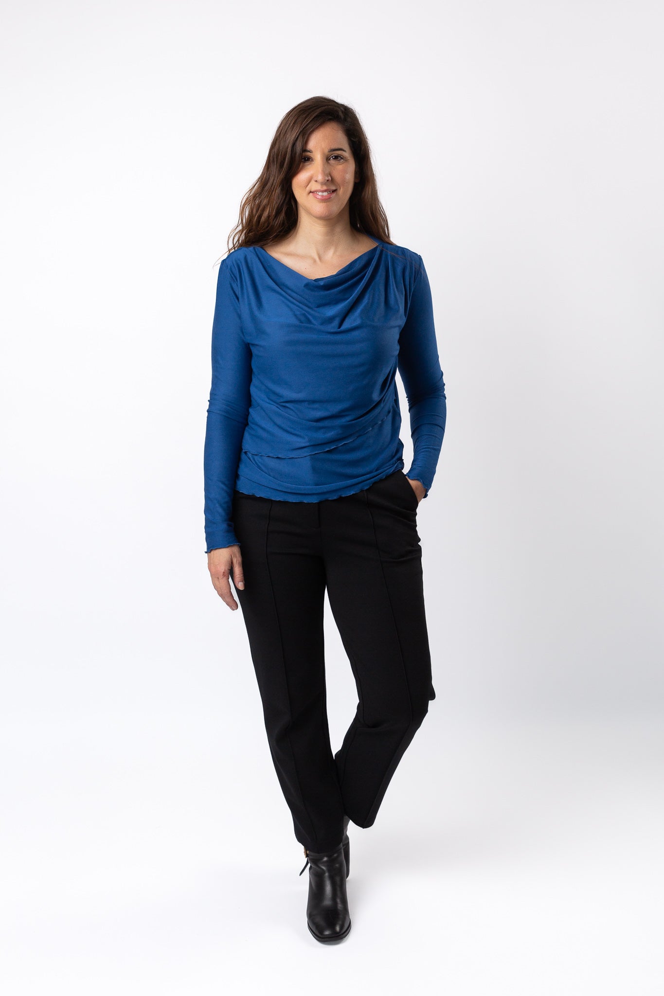 Camiseta de lactancia elegante LAIA azul eléctrico | Ropa de lactancia sostenible