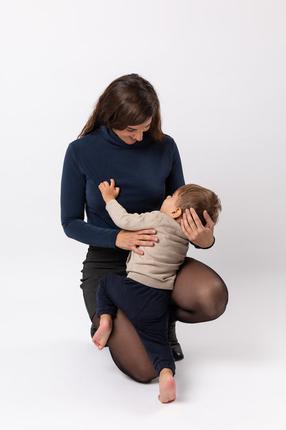 CAMISETA DE LACTANCIA RAQUEL | AZUL PETRÓLEO | Ropa de lactancia elegante