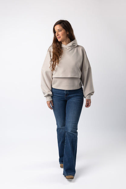 SUDADERA DE LACTANCIA KSENIYA | ARENA | Ropa de lactancia elegante