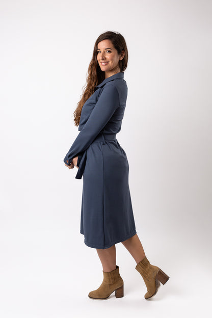 VESTIDO DE LACTANCIA SOFÍA | AZUL ACERO  | Ropa de lactancia sostenible y elegante